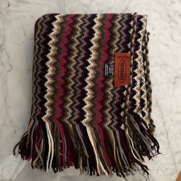Missoni scarf ONE DAY SALE - Picture 2 of 2